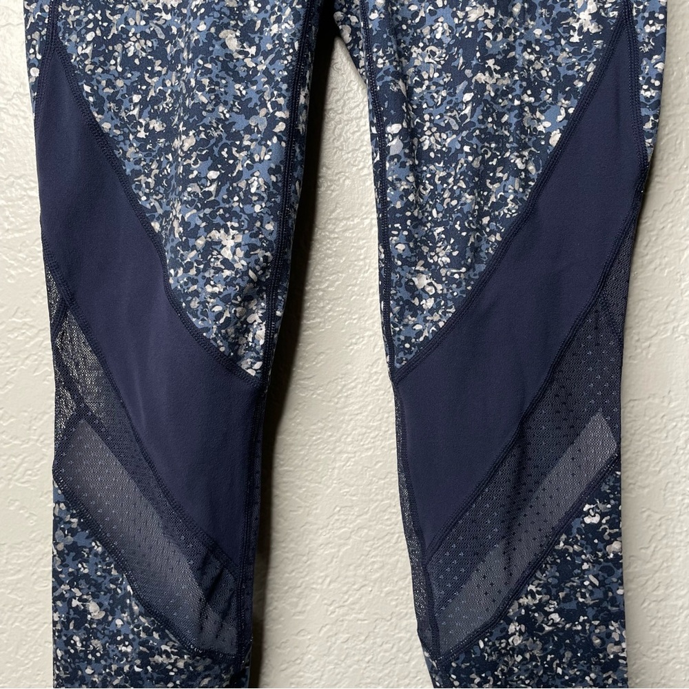 Athleta Sandstone Salutation 7/8 Tight Navy Leggings Pattern Mesh Details - Picture 5 of 13